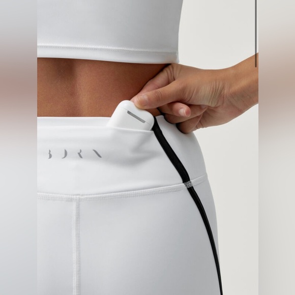 Born Living Yoga White Leggings with Black Accents size L - Picture 4 of 7